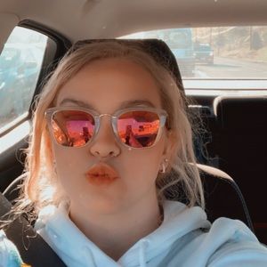 Meet your Posher, Lindsey